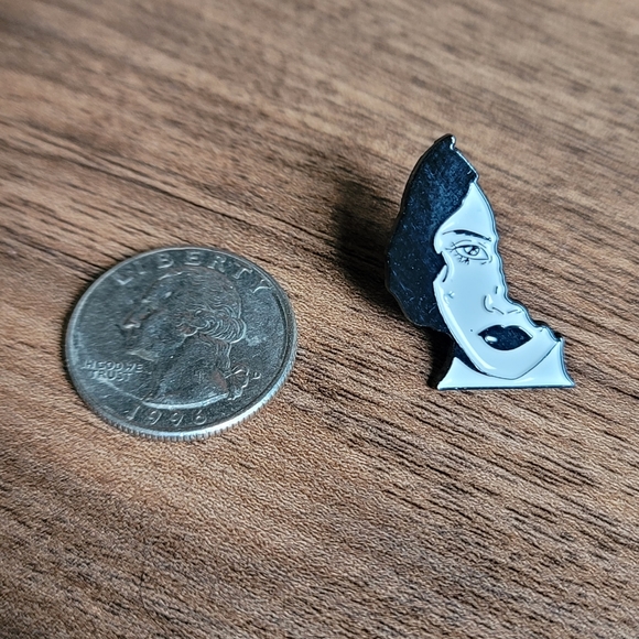 Black & White Women's Face Enamel Pin - Picture 2 of 3
